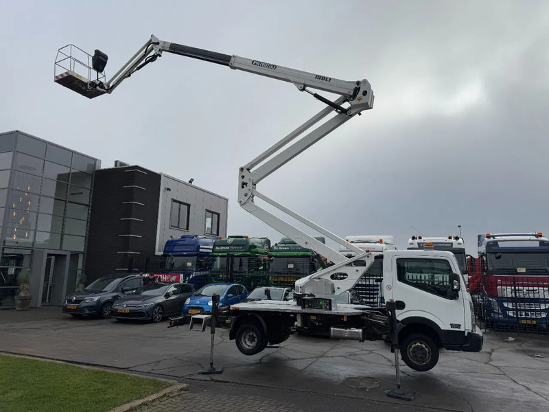 Nissan Cabstar 35.12 + ISOLI 21 METER AERIAL PLATFORM - Furgoneta: foto 4 Nissan Cabstar 35.12 + ISOLI 21 METER AERIAL PLATFORM - Furgoneta: foto 4