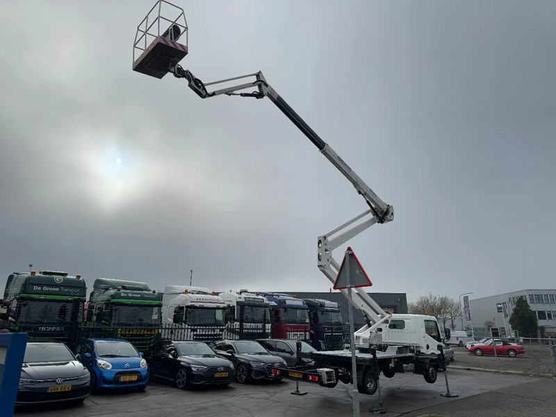 Nissan Cabstar 35.12 + ISOLI 21 METER AERIAL PLATFORM - Furgoneta: foto 5 Nissan Cabstar 35.12 + ISOLI 21 METER AERIAL PLATFORM - Furgoneta: foto 5