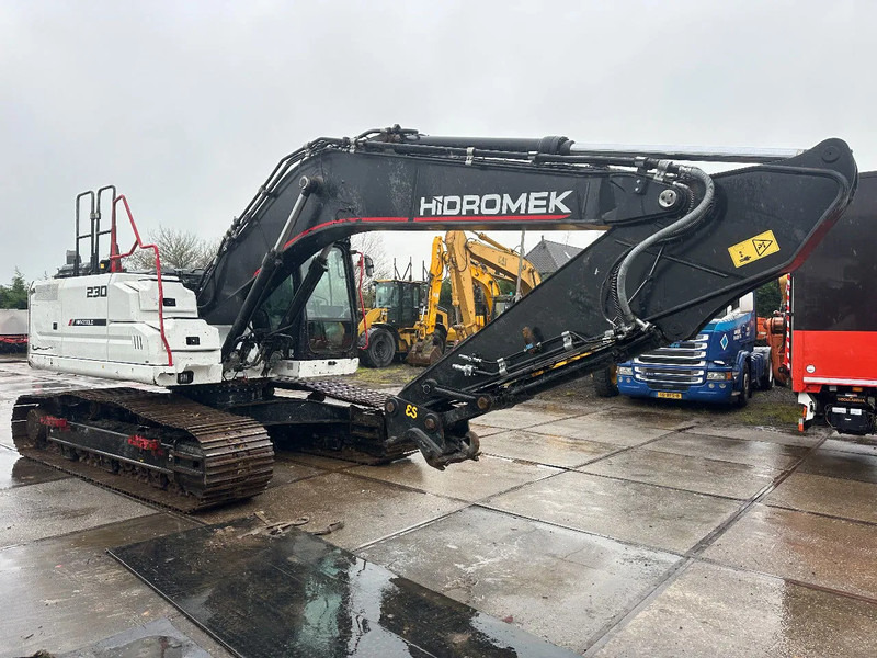Hidromek HMK 230LC-4 CE, 700 MM PADS, CV, PIPED AUX PIPING,QH, AUTO LUBE, AC REVERSE CAMERA - Excavadora de cadenas: foto 2 Hidromek HMK 230LC-4 CE, 700 MM PADS, CV, PIPED AUX PIPING,QH, AUTO LUBE, AC REVERSE CAMERA - Excavadora de cadenas: foto 2