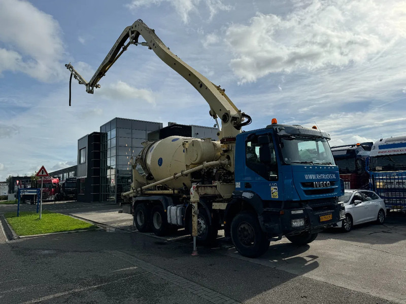 Iveco Eurotrakker 410 8X4 CIFA PUMP 24M + MIXER FULL STEEL + REMOTE CONTROL - Camión bomba de hormigón: foto 2 Iveco Eurotrakker 410 8X4 CIFA PUMP 24M + MIXER FULL STEEL + REMOTE CONTROL - Camión bomba de hormigón: foto 2