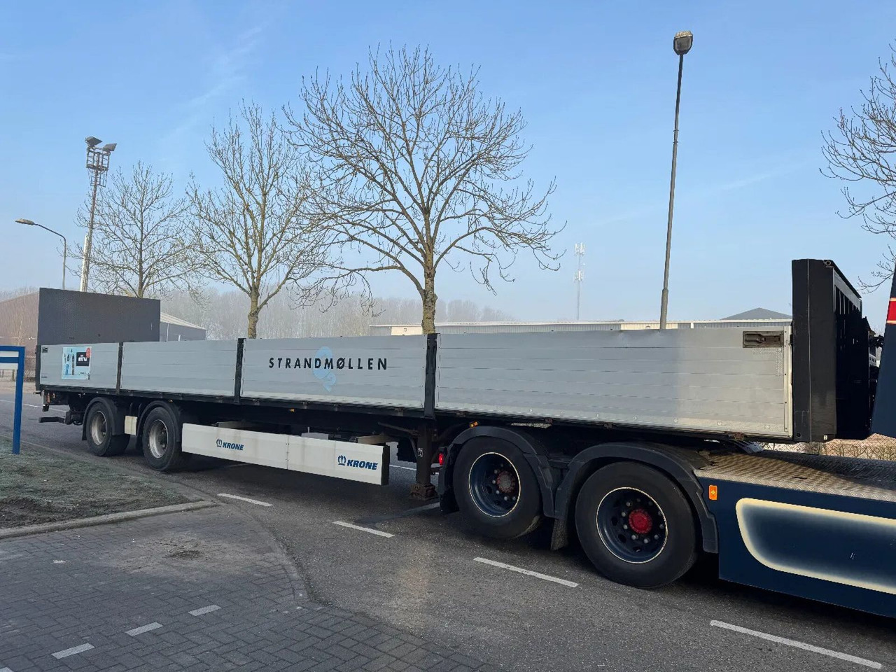Krone SZ - 2 AXLE BPW + STEERING + ZEPRO Z 2500-150 MA - Semirremolque plataforma/ Caja abierta: foto 1 Krone SZ - 2 AXLE BPW + STEERING + ZEPRO Z 2500-150 MA - Semirremolque plataforma/ Caja abierta: foto 1