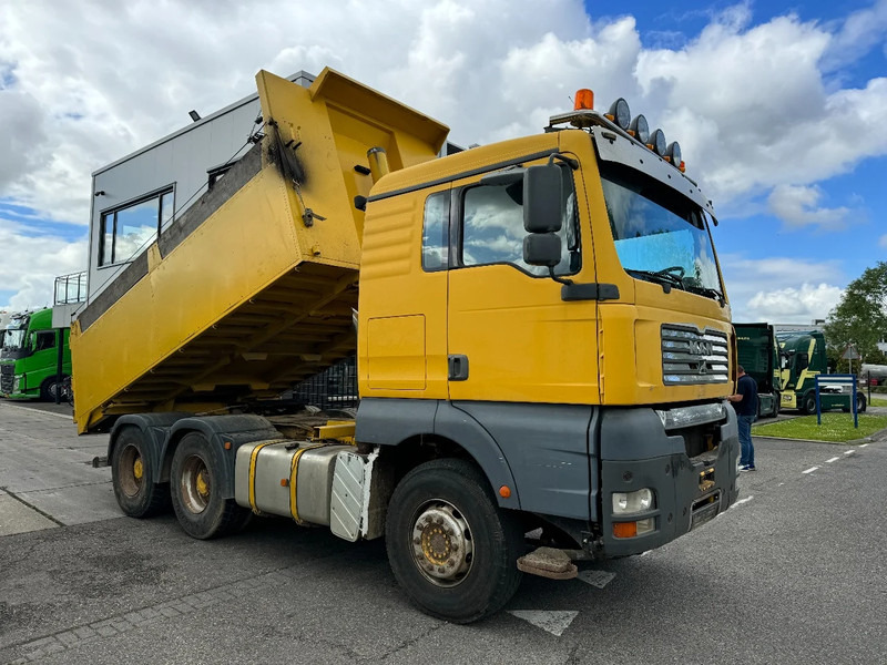 MAN TGA 26.530 6X4 MANUAL 3 PEDALS TIPPER KIPPER - Camión volquete: foto 2 MAN TGA 26.530 6X4 MANUAL 3 PEDALS TIPPER KIPPER - Camión volquete: foto 2