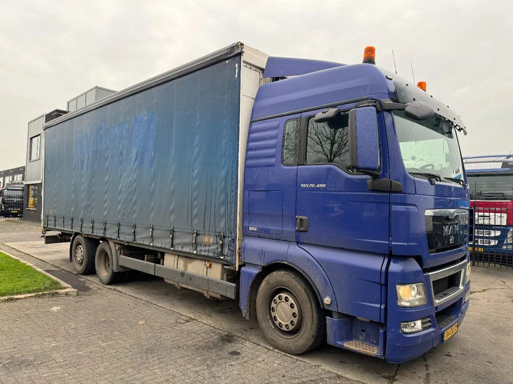 MAN TGX 26.400 6X2 - EURO 4 + LIFT + STEERING AXLE + - Camión lona: foto 3 MAN TGX 26.400 6X2 - EURO 4 + LIFT + STEERING AXLE + - Camión lona: foto 3