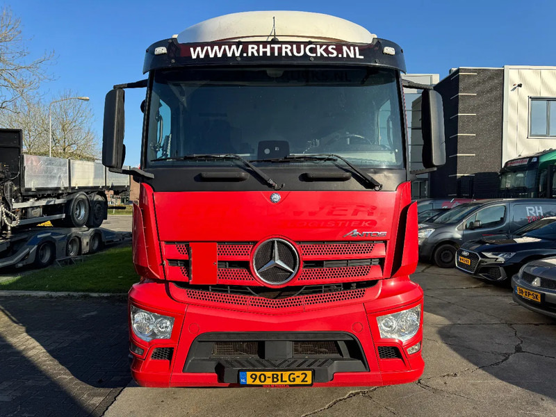 Mercedes-Benz Antos 1924 - 4X2 - EURO 6 + DHOLLANDIA LIFT + ONLY 490.406 KM - Camión caja cerrada: foto 2 Mercedes-Benz Antos 1924 - 4X2 - EURO 6 + DHOLLANDIA LIFT + ONLY 490.406 KM - Camión caja cerrada: foto 2