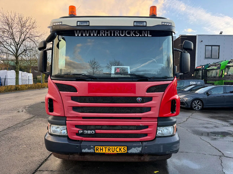 Scania P320 6X2 - EURO 6 + HIAB XS 144 HIPRO + REMOTE + HIAB HOOK + RETARDER - Camión grúa: foto 3 Scania P320 6X2 - EURO 6 + HIAB XS 144 HIPRO + REMOTE + HIAB HOOK + RETARDER - Camión grúa: foto 3