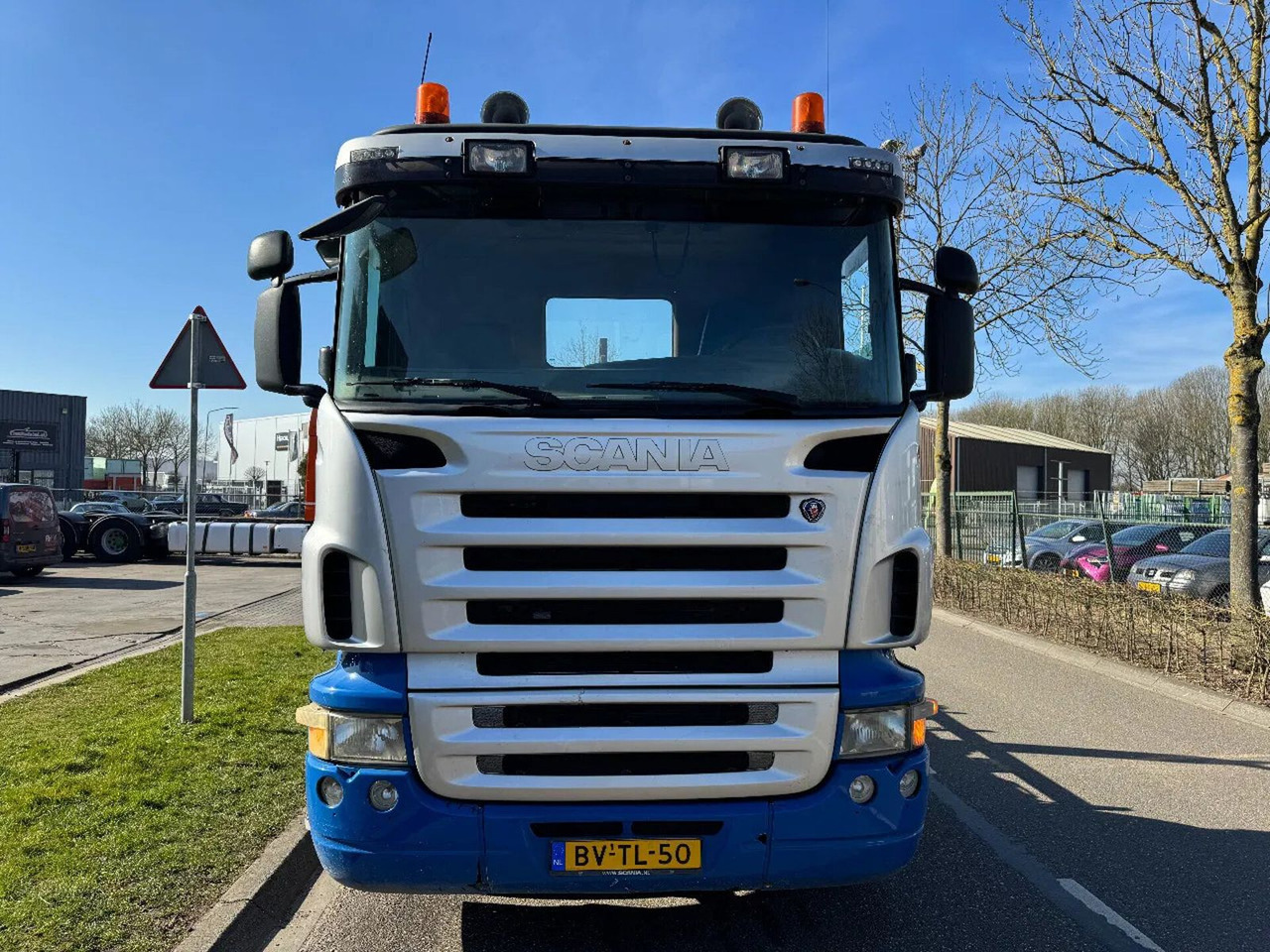 Scania R400 6X2 - EURO 5 + MULTILIFT HOOK + LIFTING AXL - Camión multibasculante: foto 2 Scania R400 6X2 - EURO 5 + MULTILIFT HOOK + LIFTING AXL - Camión multibasculante: foto 2