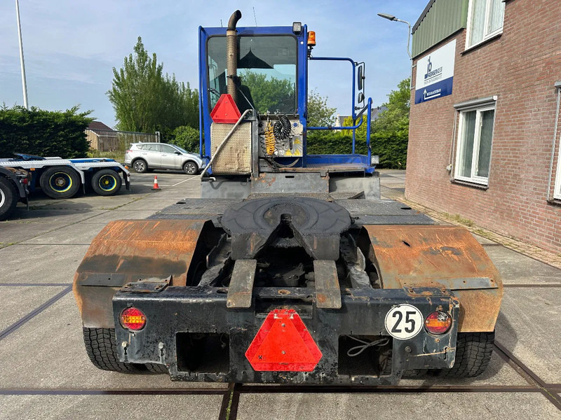 Terberg YT 182 MOTOR ROOKT - Tractor industrial: foto 5 Terberg YT 182 MOTOR ROOKT - Tractor industrial: foto 5