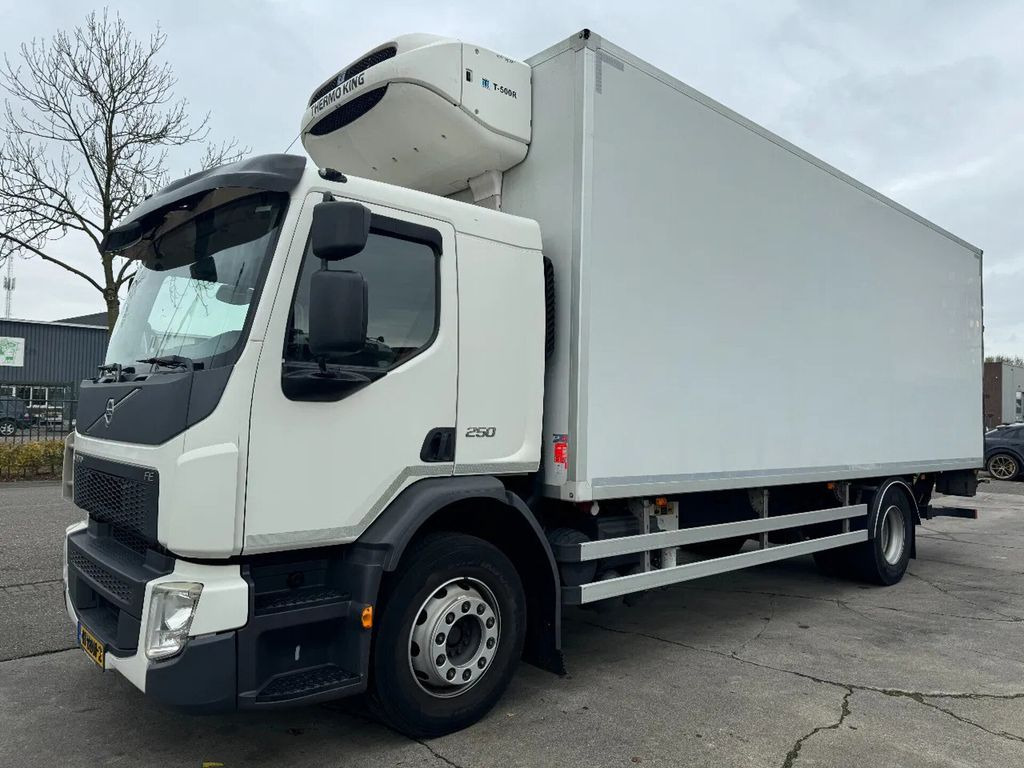 Volvo FE 250 4X2 - EURO 6 + THERMOKING T-500R + DHOLLA - Camión frigorífico: foto 1 Volvo FE 250 4X2 - EURO 6 + THERMOKING T-500R + DHOLLA - Camión frigorífico: foto 1