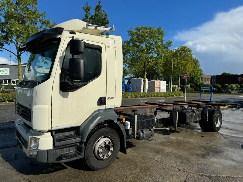 Volvo FL 240 4X2 - EURO 5 - TÜV 08-2025 - Camión chasis: foto 1 Volvo FL 240 4X2 - EURO 5 - TÜV 08-2025 - Camión chasis: foto 1