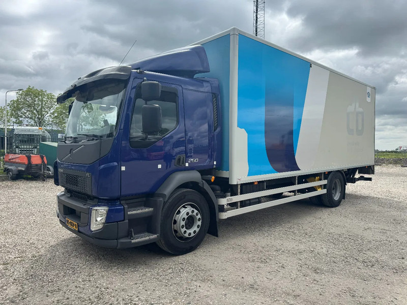 Volvo FL 250 4X2 3 UNITS CARGO LOCK + DHOLLANDIA LIFT TÜV TILL 03-2026 - Camión caja cerrada: foto 5 Volvo FL 250 4X2 3 UNITS CARGO LOCK + DHOLLANDIA LIFT TÜV TILL 03-2026 - Camión caja cerrada: foto 5