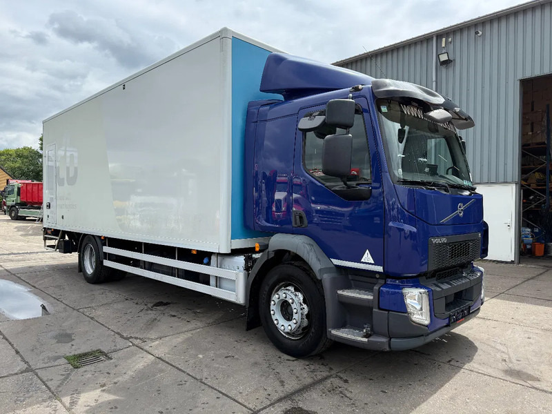 Volvo FL 250 4X2 EURO 6 CARGOLOCK DHOLLANDIA LIFT 360 DEGREES CAMERA - Camión caja cerrada: foto 4 Volvo FL 250 4X2 EURO 6 CARGOLOCK DHOLLANDIA LIFT 360 DEGREES CAMERA - Camión caja cerrada: foto 4