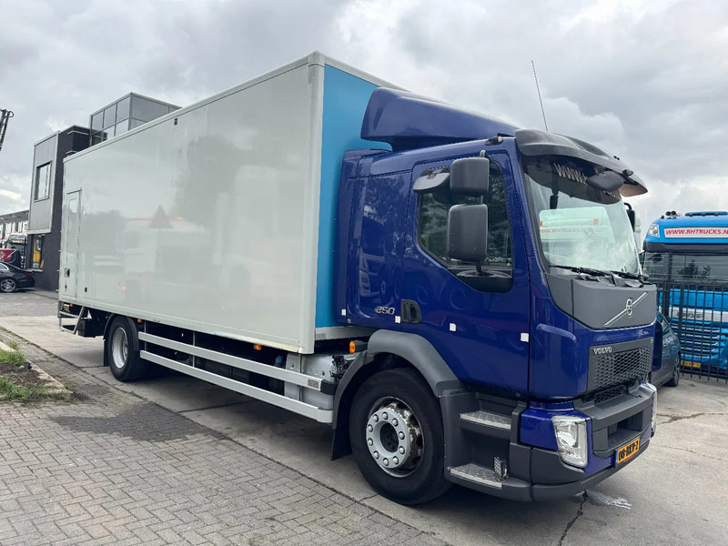 Volvo FL 250 4X2 EURO 6 DHOLLANDIA LIFT + CARGOLOCK TÜV 04-2026 - Camión caja cerrada: foto 4 Volvo FL 250 4X2 EURO 6 DHOLLANDIA LIFT + CARGOLOCK TÜV 04-2026 - Camión caja cerrada: foto 4
