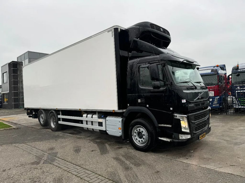 Volvo FM 330 6X2 THERMO KING CHEREAU BOX EURO 6 TÜV TI - Camión frigorífico: foto 2 Volvo FM 330 6X2 THERMO KING CHEREAU BOX EURO 6 TÜV TI - Camión frigorífico: foto 2