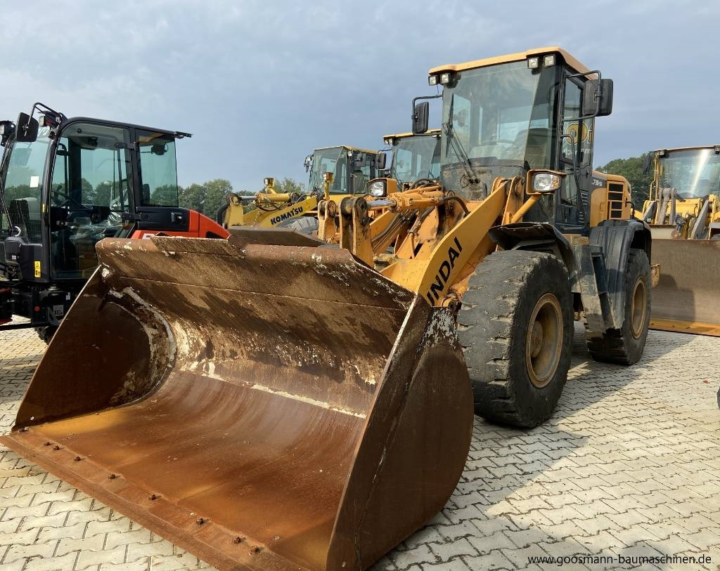 HYUNDAI HL 730-9A - Cargadora de ruedas: foto 1 HYUNDAI HL 730-9A - Cargadora de ruedas: foto 1