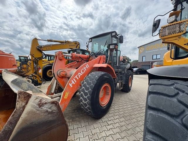 Hitachi ZW 180 - Cargadora de ruedas: foto 1 Hitachi ZW 180 - Cargadora de ruedas: foto 1