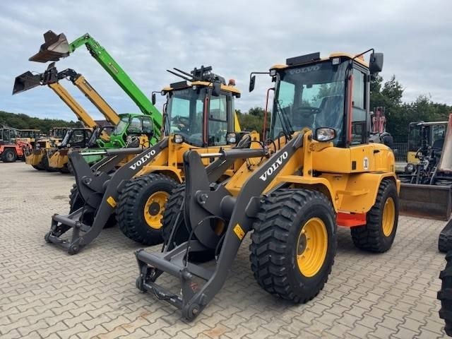 Volvo L 30 HS Klima - Cargadora de ruedas: foto 1 Volvo L 30 HS Klima - Cargadora de ruedas: foto 1