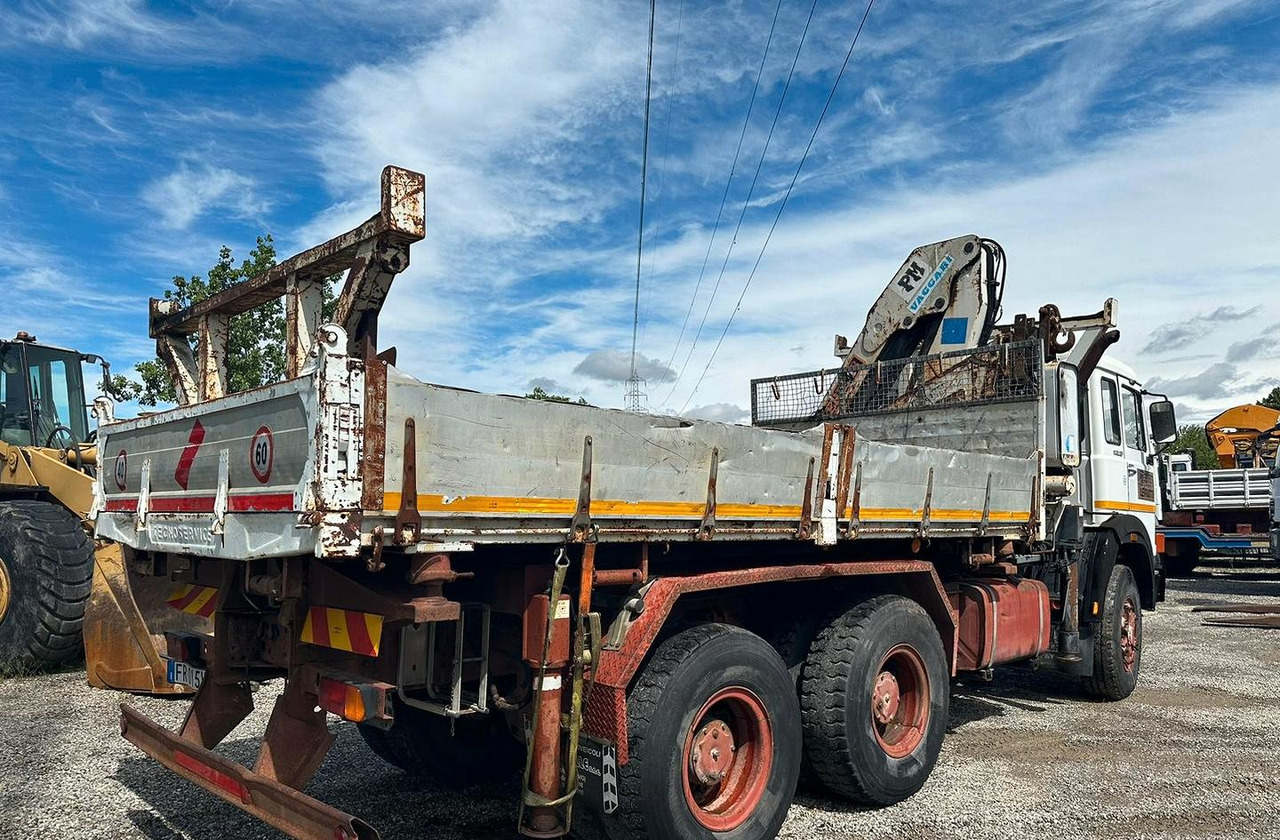 Iveco 330 26 con gru - Camión caja abierta, Camión grúa: foto 4 Iveco 330 26 con gru - Camión caja abierta, Camión grúa: foto 4