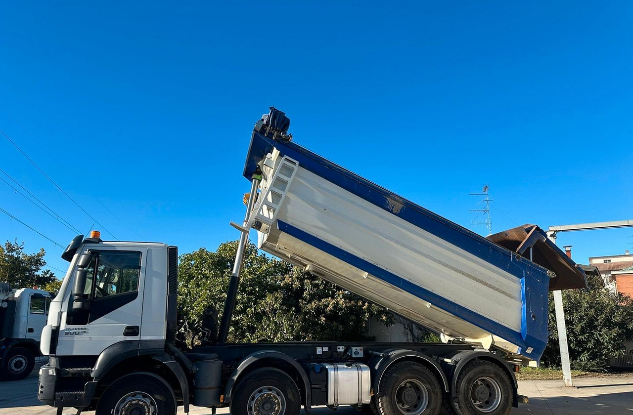 Iveco Trakker 500 anno 2020 - Camión volquete: foto 5 Iveco Trakker 500 anno 2020 - Camión volquete: foto 5