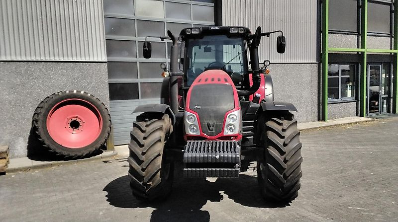 Valtra T153 Versu - Tractor: foto 2 Valtra T153 Versu - Tractor: foto 2