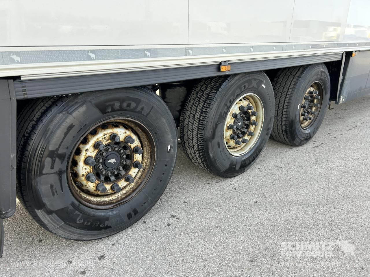 SCHMITZ Reefer Multitemp Double deck Taillift - Semirremolque isotérmico: foto 2 SCHMITZ Reefer Multitemp Double deck Taillift - Semirremolque isotérmico: foto 2
