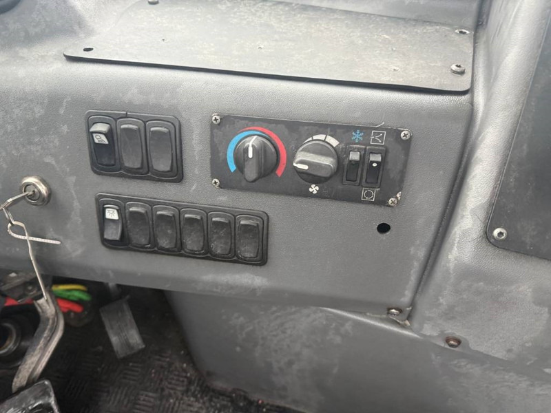 Cabeza tractora Kalmar Terminal tractor / Terminal-Zugmaschine /: foto 11 Cabeza tractora Kalmar Terminal tractor / Terminal-Zugmaschine /: foto 11