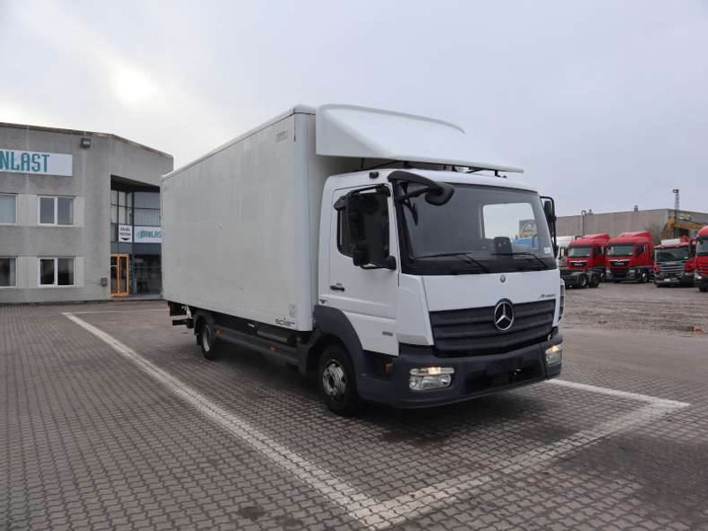 Mercedes-Benz Atego 816L EURO 6 - Camión caja cerrada: foto 2 Mercedes-Benz Atego 816L EURO 6 - Camión caja cerrada: foto 2