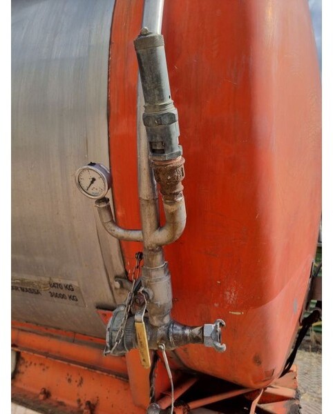 Semirremolque cisterna Burg Chemical - INOX - RVS - 31 m3 - 3 Comp.: foto 15