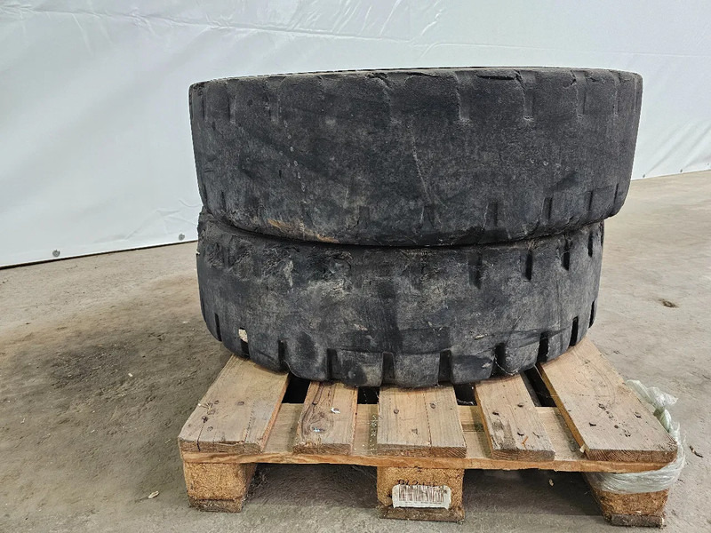 Michelin FULL RUBBER - 315/80R22.5 - Neumático para Camión: foto 3 Michelin FULL RUBBER - 315/80R22.5 - Neumático para Camión: foto 3