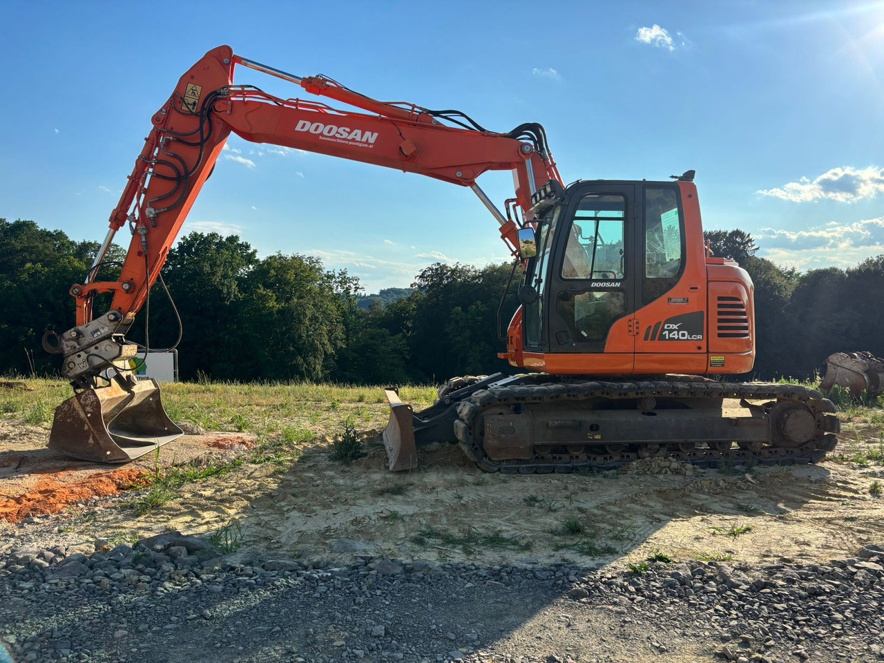 DOOSAN DX 140 LCR-3 - Excavadora de cadenas: foto 1 DOOSAN DX 140 LCR-3 - Excavadora de cadenas: foto 1