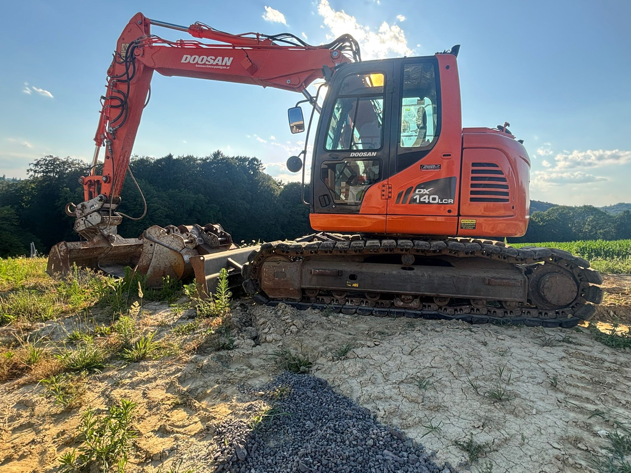 DOOSAN DX 140 LCR-3 - Excavadora de cadenas: foto 4 DOOSAN DX 140 LCR-3 - Excavadora de cadenas: foto 4