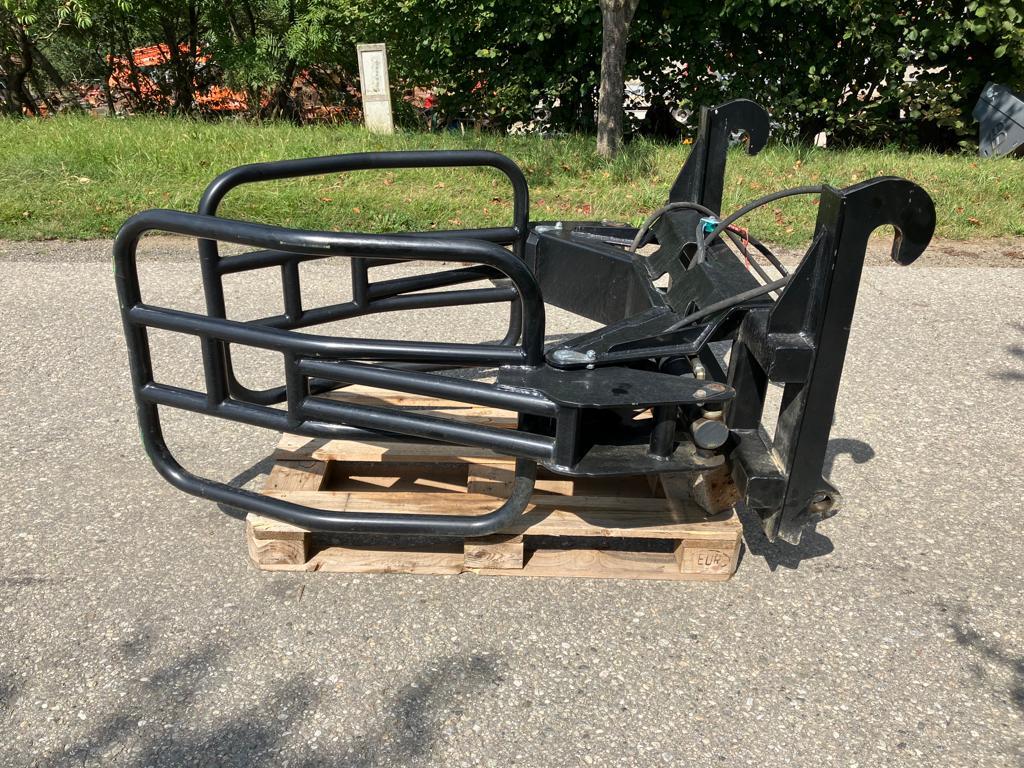 Big Bale Grab with JCB Q-Fit - Implemento para Manipulador telescópico: foto 3 Big Bale Grab with JCB Q-Fit - Implemento para Manipulador telescópico: foto 3