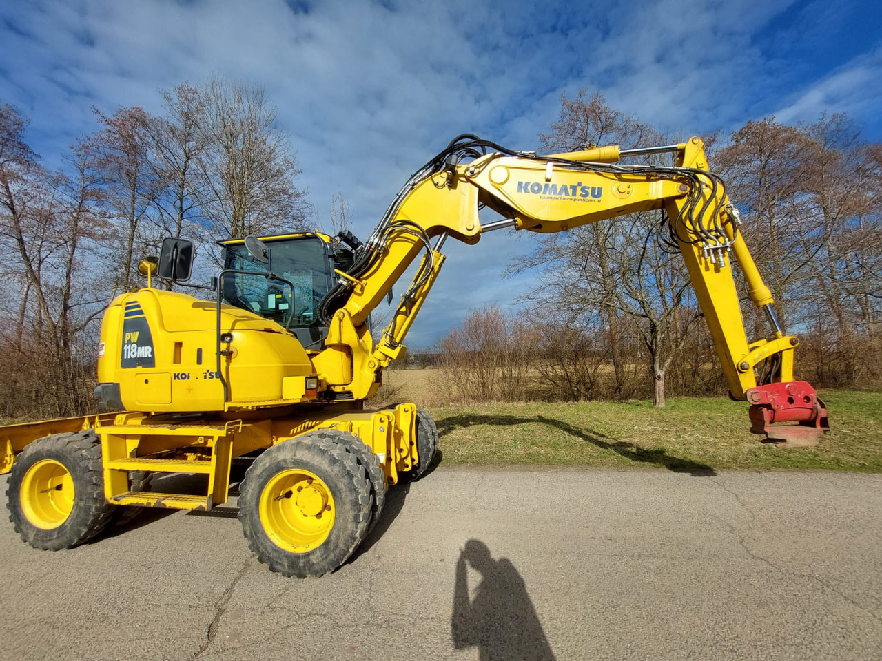 KOMATSU PW 118 MR-8 - Excavadora de ruedas: foto 1 KOMATSU PW 118 MR-8 - Excavadora de ruedas: foto 1