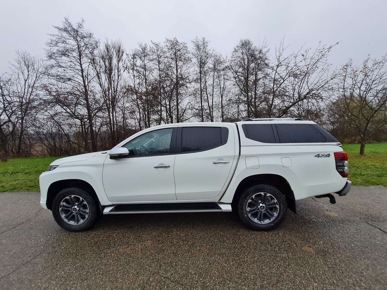Mitsubishi L 200 - Pick-up: foto 1 Mitsubishi L 200 - Pick-up: foto 1