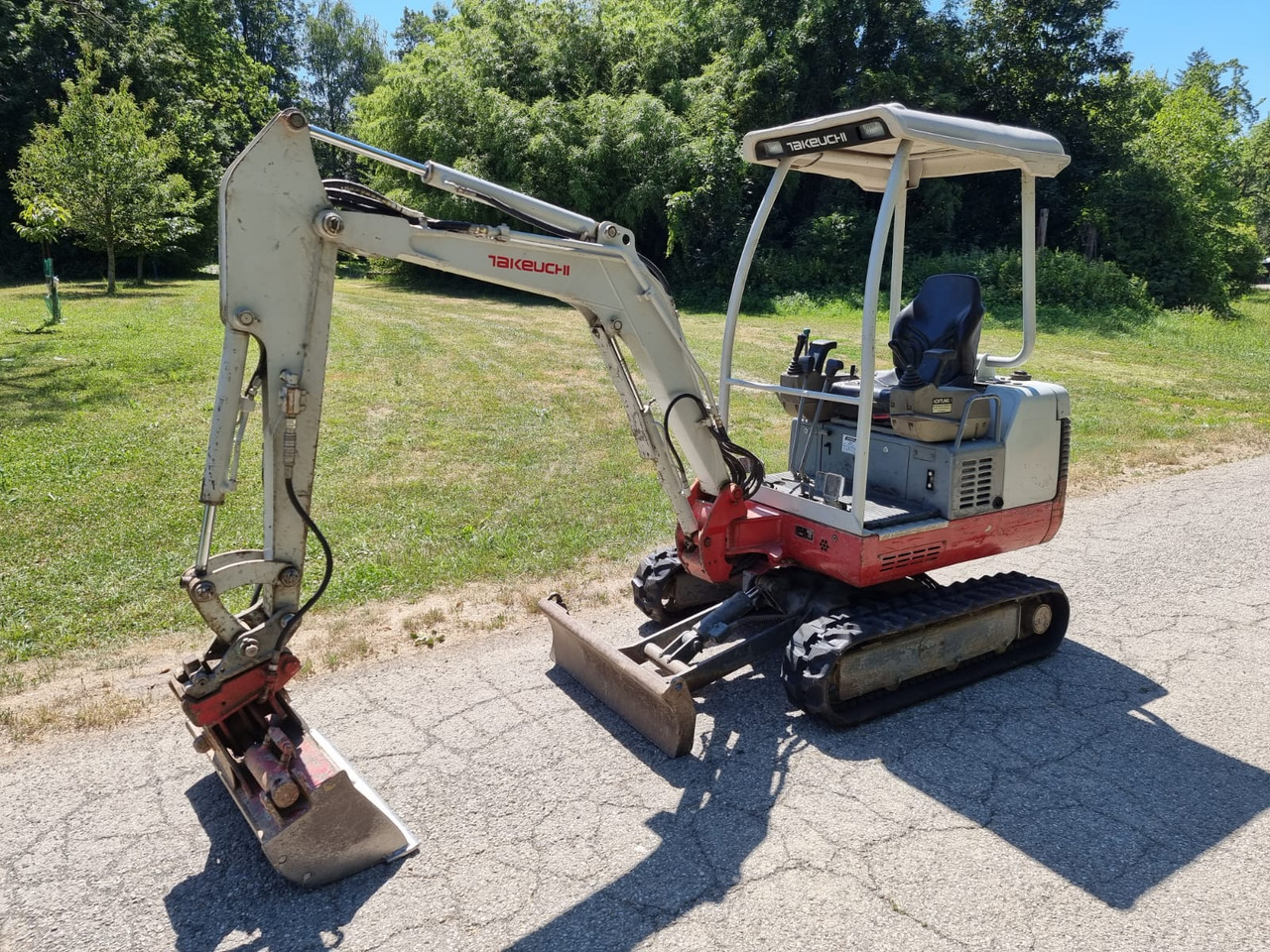 TAKEUCHI TB 016 - Miniexcavadora: foto 3 TAKEUCHI TB 016 - Miniexcavadora: foto 3