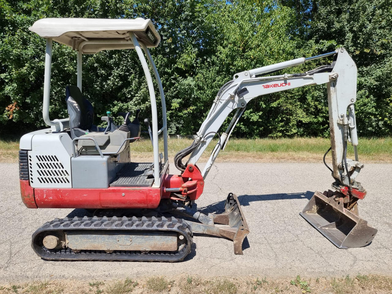 TAKEUCHI TB 016 - Miniexcavadora: foto 2 TAKEUCHI TB 016 - Miniexcavadora: foto 2