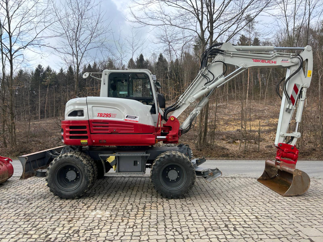 TAKEUCHI TB 295 W - Excavadora de ruedas: foto 2 TAKEUCHI TB 295 W - Excavadora de ruedas: foto 2