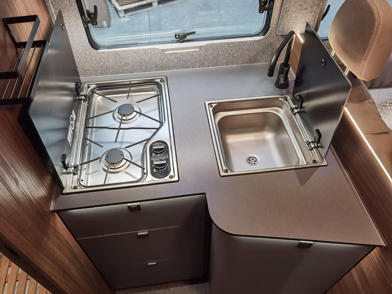 Leasing para  Eura Mobil INTEGRA LINE 720 EB /-2026-/180-8G/ EINZELBETTEN Eura Mobil INTEGRA LINE 720 EB /-2026-/180-8G/ EINZELBETTEN: foto 17