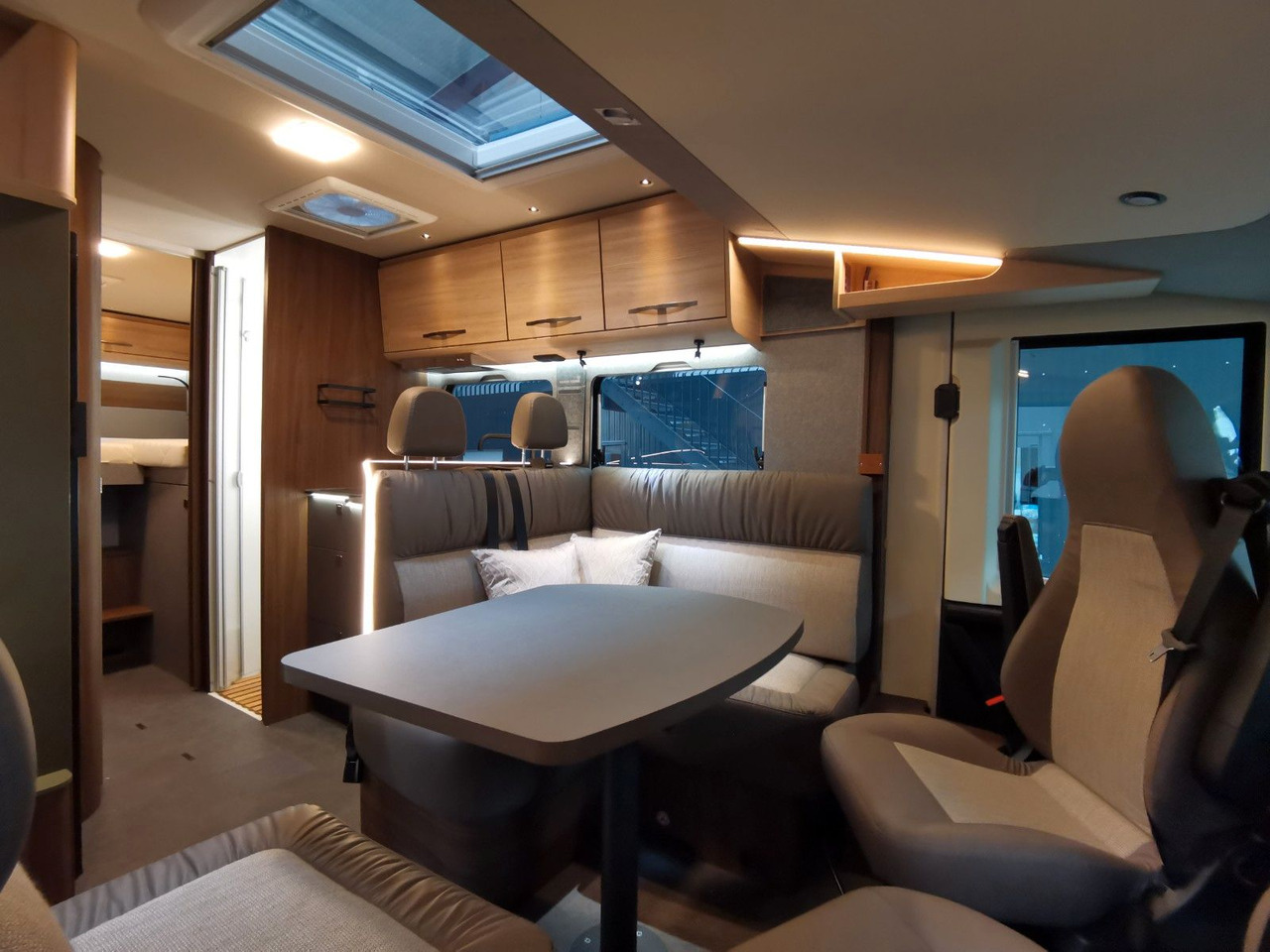 Leasing para  Eura Mobil INTEGRA LINE 720 EB /-2026-/180-8G/ EINZELBETTEN Eura Mobil INTEGRA LINE 720 EB /-2026-/180-8G/ EINZELBETTEN: foto 15