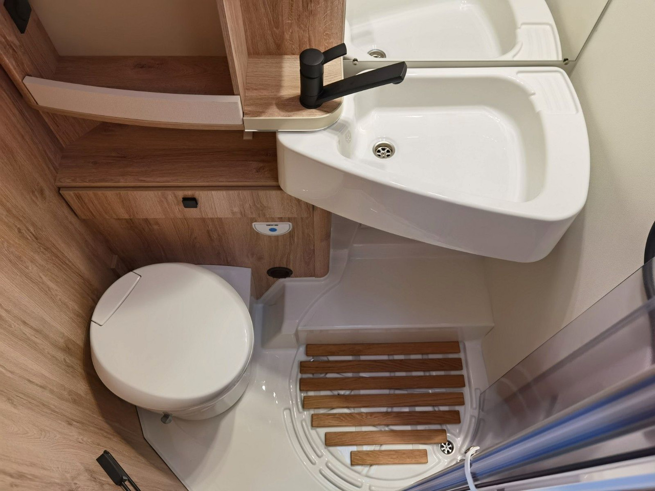 Autocaravana perfilada Eura Mobil PROFILA RS 695 EB /-2026-/ HUBBETT& EINZELBETTEN: foto 23 Autocaravana perfilada Eura Mobil PROFILA RS 695 EB /-2026-/ HUBBETT& EINZELBETTEN: foto 23