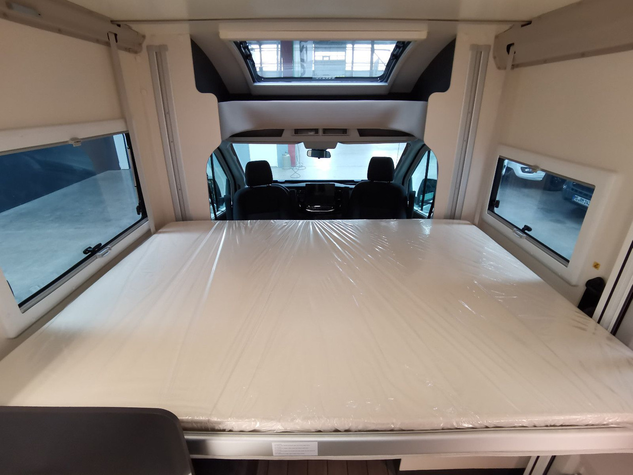 Autocaravana perfilada Forster T 639 LF COUPÉ /-2025- /165PS / SILVER - EDITION: foto 11