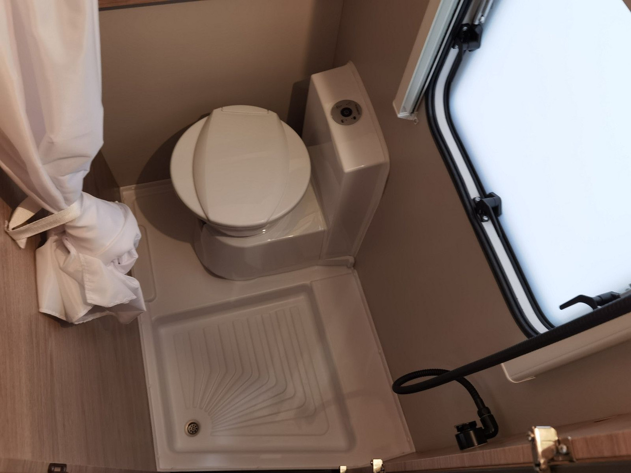 Caravana Weinsberg CARAONE 500 FDK -MODELL 2026- / 1700kg: foto 22 Caravana Weinsberg CARAONE 500 FDK -MODELL 2026- / 1700kg: foto 22