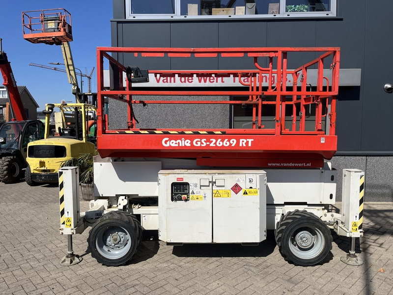 Genie GS 2669 RT Hoogwerker / Arbeitsbuhne - Plataforma de tijeras: foto 2 Genie GS 2669 RT Hoogwerker / Arbeitsbuhne - Plataforma de tijeras: foto 2