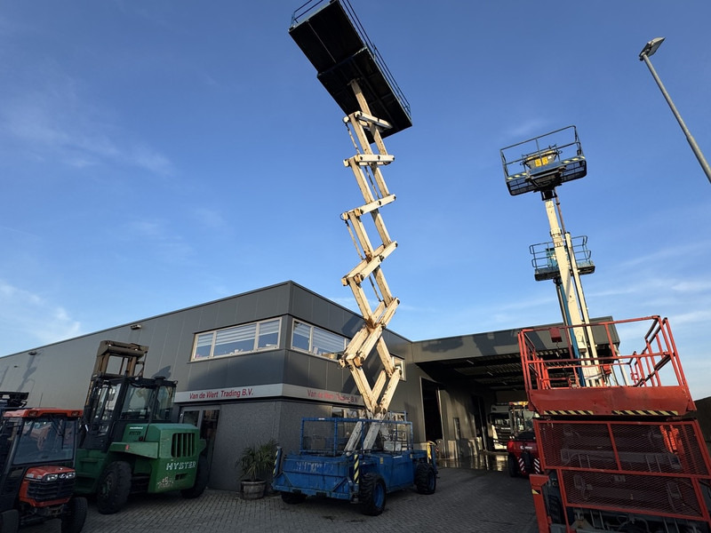 Holland lift Combistar B-195DL25 Schaarhoogwerker 22M Werkhoogte Hatz Diesel 4X4 2003 - Plataforma de tijeras: foto 5 Holland lift Combistar B-195DL25 Schaarhoogwerker 22M Werkhoogte Hatz Diesel 4X4 2003 - Plataforma de tijeras: foto 5
