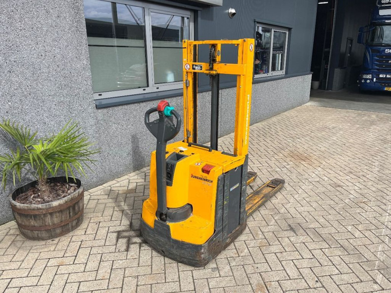 Jungheinrich EJD220 2000kg staplelaar heftruck 280cm hoog initiaal heffing 2013 ACCU2016 - Transpaleta: foto 4 Jungheinrich EJD220 2000kg staplelaar heftruck 280cm hoog initiaal heffing 2013 ACCU2016 - Transpaleta: foto 4