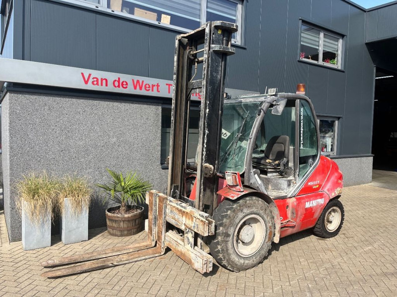 Manitou MSI50T MSI 50T duplo450 SIDESHIFT LUCHTBANDEN 2015 - Carretilla elevadora diésel: foto 3 Manitou MSI50T MSI 50T duplo450 SIDESHIFT LUCHTBANDEN 2015 - Carretilla elevadora diésel: foto 3