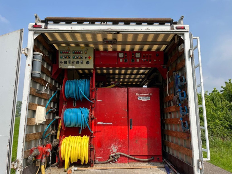Mercedes-Benz Atego 816 bakwagen 2x hogedruk heet water pompen WATERKRACHT FOCS DIESEL 2008 - Camión caja cerrada: foto 3 Mercedes-Benz Atego 816 bakwagen 2x hogedruk heet water pompen WATERKRACHT FOCS DIESEL 2008 - Camión caja cerrada: foto 3
