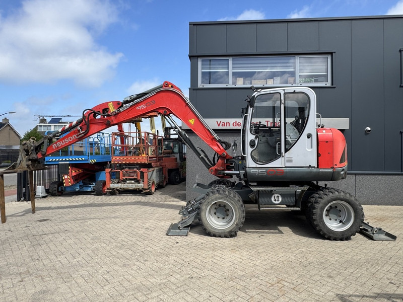 Autogrúa Neuson 9503 WD Mobiele Kraan 2009 Palletvork, Stenenklem, 2x Bak 8860hours Deutz Diesel: foto 6