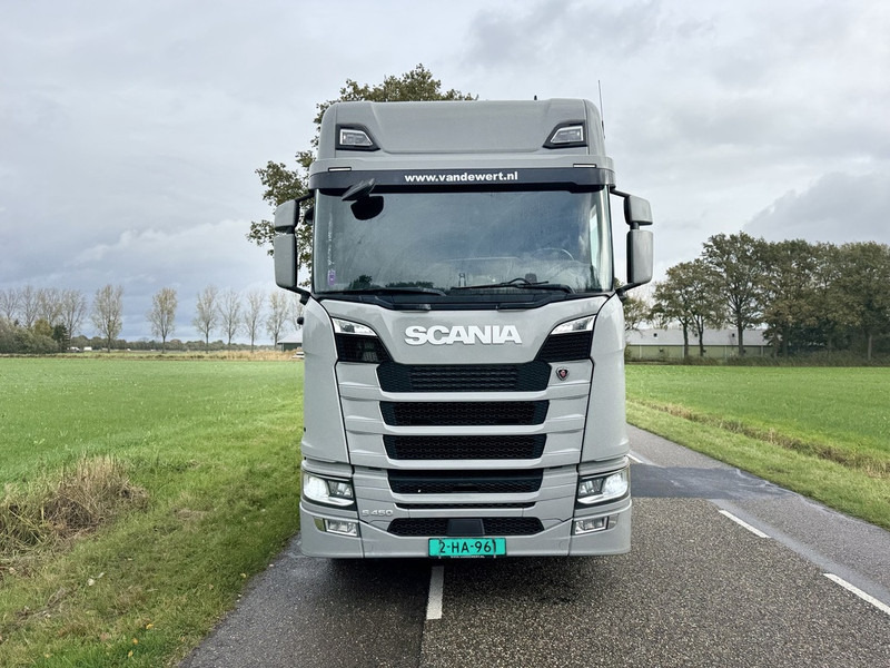 Scania S450 NGS 6X2 Machine Transporter / Oprij Vrachtwagen Euro 6 Automaat - Full Air - 2019 - APK 11-26 - Camión portavehículos: foto 3 Scania S450 NGS 6X2 Machine Transporter / Oprij Vrachtwagen Euro 6 Automaat - Full Air - 2019 - APK 11-26 - Camión portavehículos: foto 3