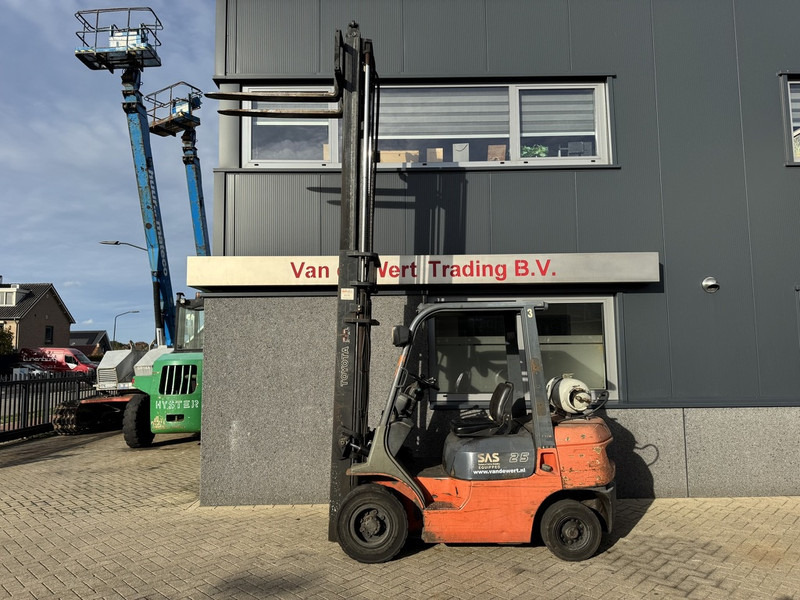 Toyota 42-7FGF25 duplo 400 3e / 4e Functie LPG 2001 - Carretilla elevadora de gas: foto 5 Toyota 42-7FGF25 duplo 400 3e / 4e Functie LPG 2001 - Carretilla elevadora de gas: foto 5