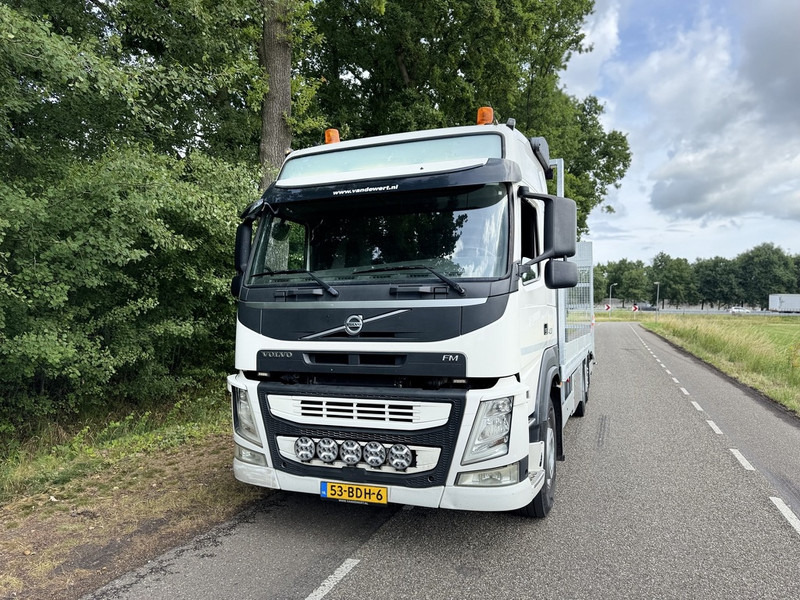 Volvo FM 420 6X2 Machine Transporter / Oprij Vrachtwagen 2013 / EURO 6 / 550DKM / APK 7-26 / Steering Wheel - Camión portavehículos: foto 4 Volvo FM 420 6X2 Machine Transporter / Oprij Vrachtwagen 2013 / EURO 6 / 550DKM / APK 7-26 / Steering Wheel - Camión portavehículos: foto 4